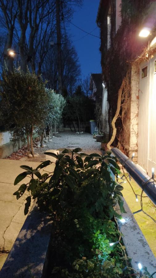 Agnes Limoux Exterior foto